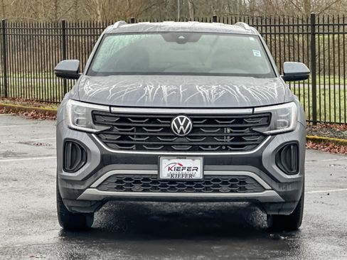 Used 2024 Volkswagen Atlas Cross Sport SE image 9