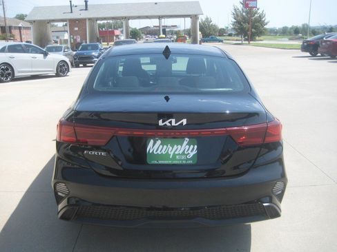 Used 2024 Kia Forte LXS w/ LXS Technology Package FWD image 6