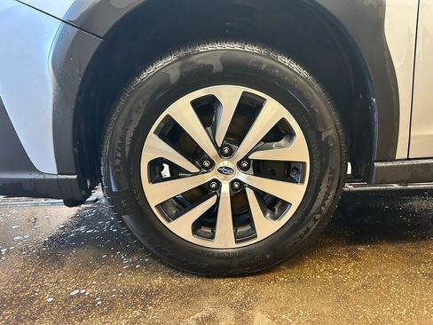 Used 2023 Subaru Outback Premium image 32