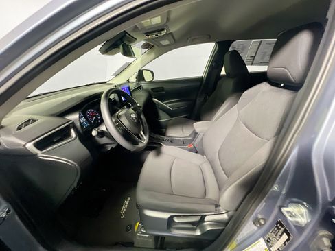 Used 2024 Toyota Corolla Cross LE FWD image 14