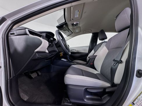 Certified 2025 Toyota Corolla LE FWD image 19