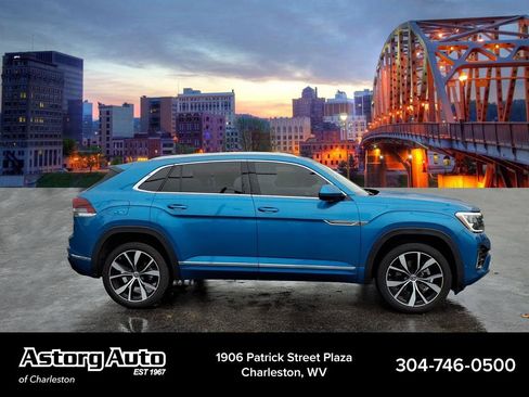 Used 2024 Volkswagen Atlas Cross Sport SEL Premium R-Line image 2