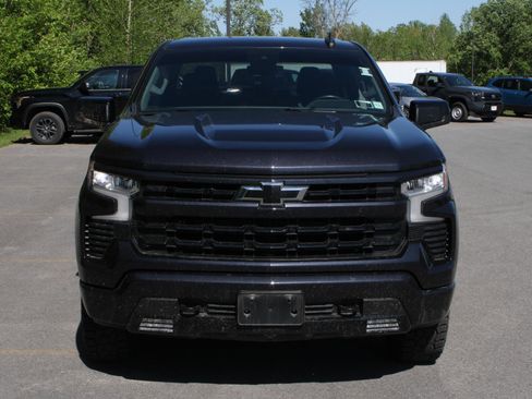 Used 2023 Chevrolet Silverado 1500 RST w/ Z71 Off-Road Package AWD/4WD image 2