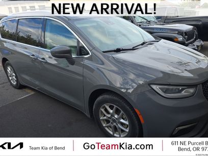 Used 2021 Chrysler Pacifica Touring-L