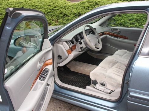 Used 2001 Buick Le Sabre Custom w/ Luxury Pkg FWD image 5