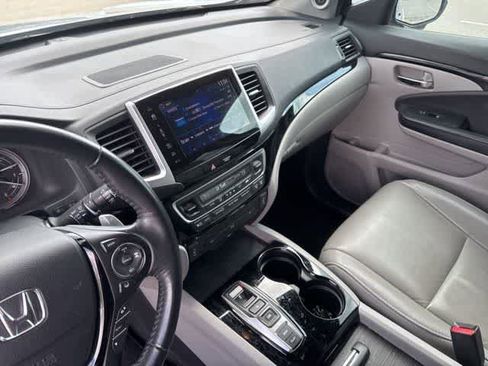 Used 2017 Honda Pilot Touring image 19