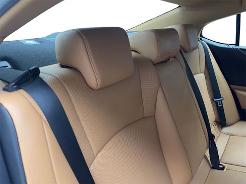 Used 2023 Lexus ES 300h w/ Premium Package image 40