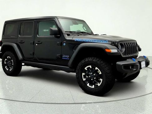Used 2025 Jeep Wrangler Unlimited Rubicon 4xe w/ Convenience Group AWD/4WD image 3