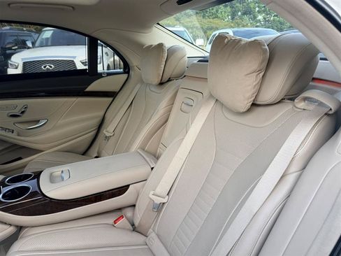 Used 2017 Mercedes-Benz S 550 4MATIC Sedan image 21