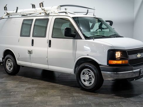 Used 2014 Chevrolet Express 2500 RWD image 8