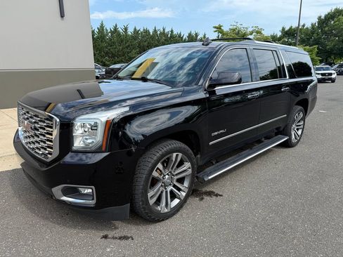 Used 2019 GMC Yukon XL Denali w/ Denali Ultimate Package AWD/4WD image 3