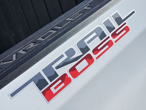 New 2026 Chevrolet Silverado 1500 LT Trail Boss w/ Convenience Package II image 17