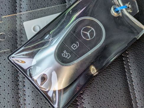 New 2026 Mercedes-Benz GLC 300 image 35