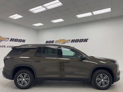 Used 2024 Chevrolet Traverse LT w/ Trailering Package