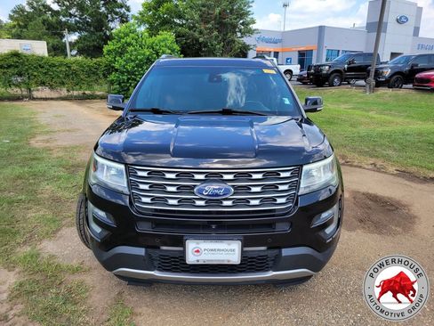 Used 2016 Ford Explorer Limited w/ Equipment Group 301A FWD image 9