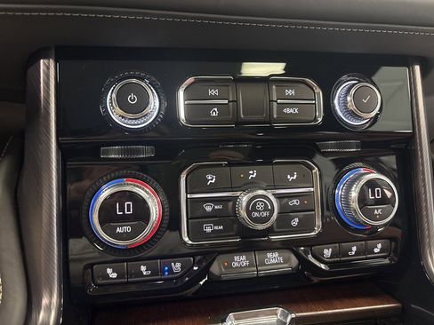 Used 2023 GMC Yukon XL Denali Ultimate w/ LPO, Floor Liner Package image 38