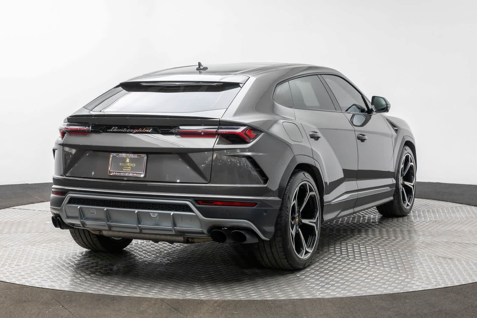 Used 2022 Lamborghini Urus AWD/4WD image 24