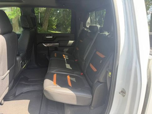 Used 2021 GMC Sierra 2500 AT4 w/ AT4 Premium Plus Package AWD/4WD image 8