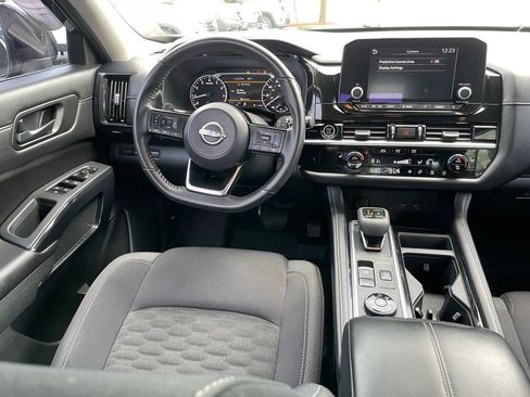 Certified 2024 Nissan Pathfinder SV AWD/4WD image 11