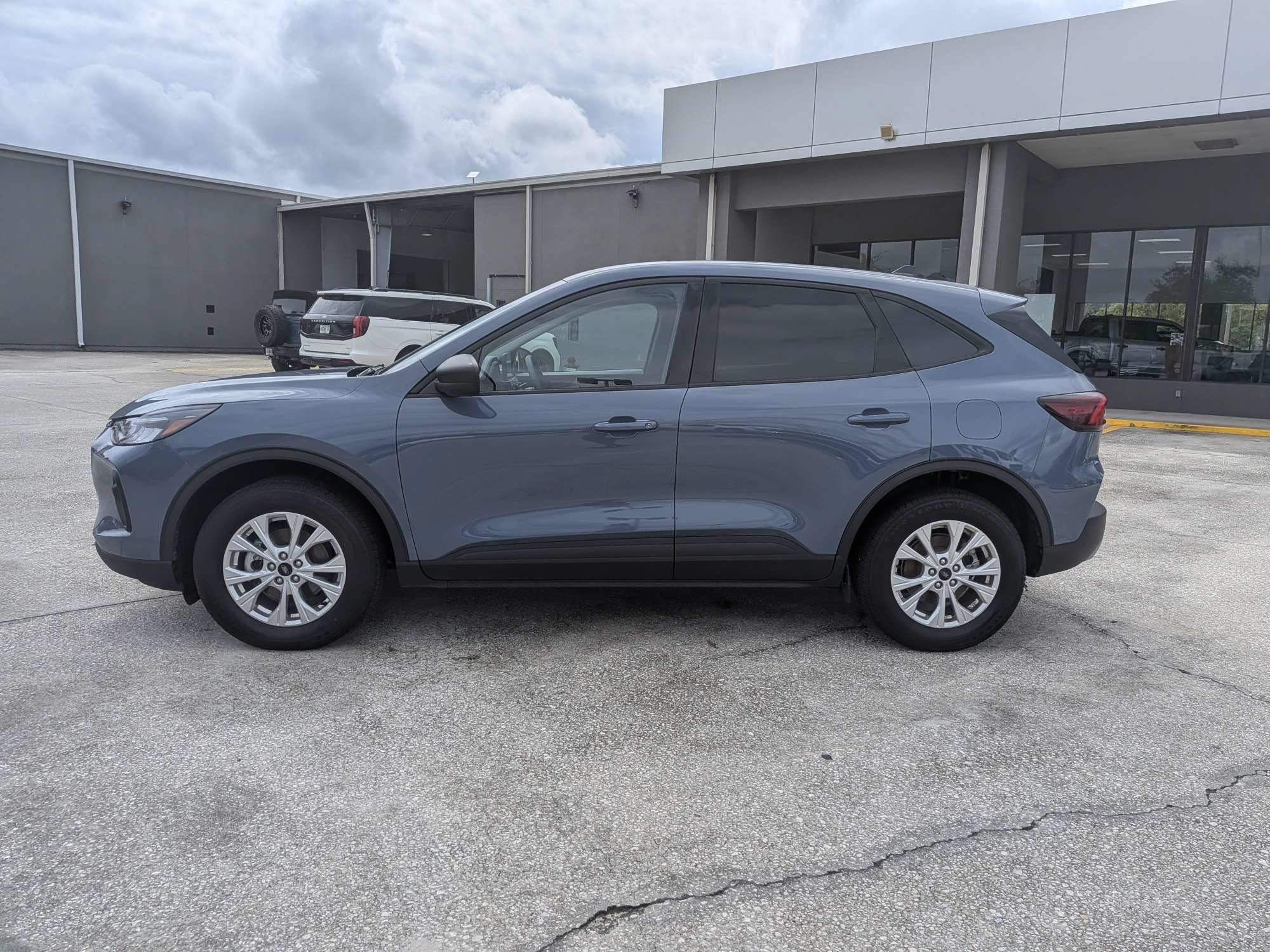 Used 2025 Ford Escape Active AWD/4WD image 7