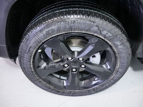 Used 2024 Jeep Grand Cherokee Altitude image 21