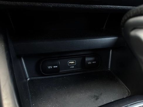 Used 2025 Kia Soul LX w/ LX Technology Package FWD image 23