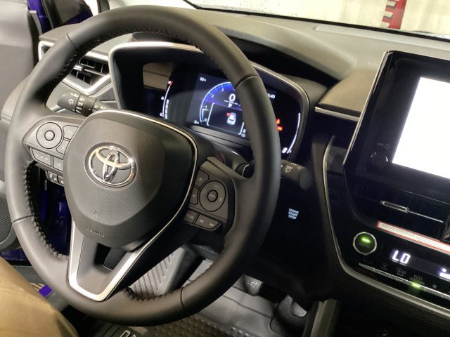Used 2024 Toyota Corolla Cross XLE w/ Convenience Package AWD/4WD image 24