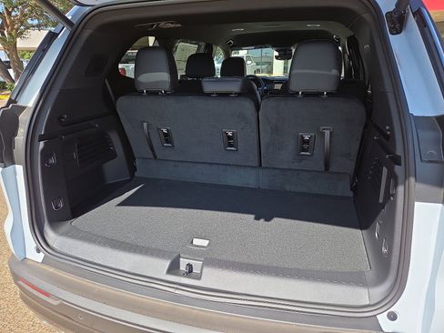 New 2026 GMC Acadia AT4 AWD/4WD image 7