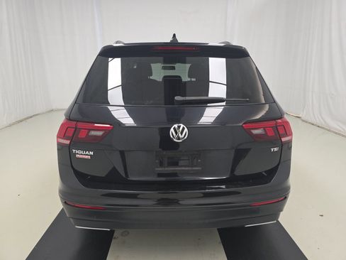 Used 2018 Volkswagen Tiguan S FWD image 7