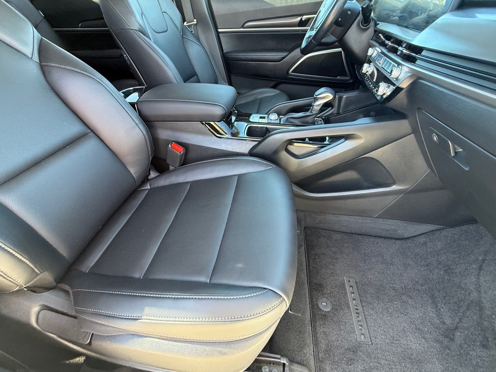 Used 2024 Kia Telluride LX FWD image 10