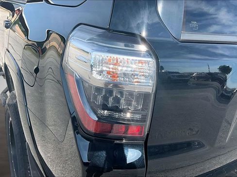 Used 2016 Toyota 4Runner SR5 RWD image 22