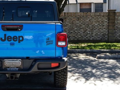 Used 2021 Jeep Gladiator Willys image 58