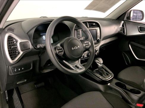 Certified 2025 Kia Soul LX w/ LX Technology Package FWD image 14