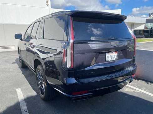 Used 2022 Cadillac Escalade Sport Platinum w/ Heavy-Duty Trailer Package AWD/4WD image 4