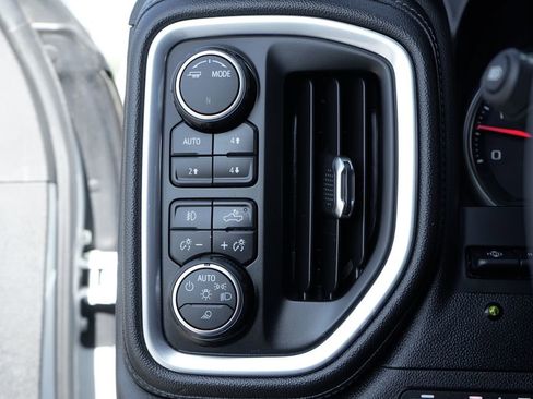 Used 2021 Chevrolet Silverado 3500 LTZ w/ LTZ Premium Package image 21