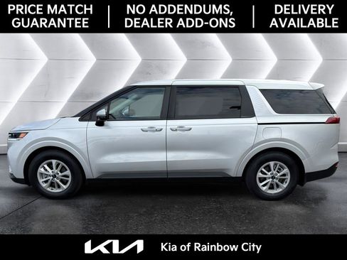 Used 2023 Kia Carnival LX image 7
