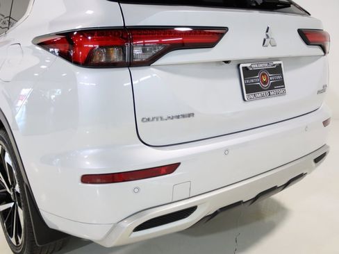 Used 2024 Mitsubishi Outlander 4WD Plug-In Hybrid image 73