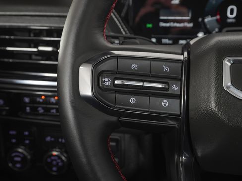 Used 2025 GMC Yukon XL AT4 Ultimate image 24