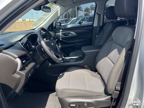 Used 2021 Chevrolet Traverse LT FWD image 18