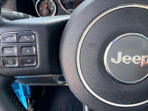 Used 2017 Jeep Wrangler Unlimited Rubicon w/ Connectivity Group AWD/4WD image 24