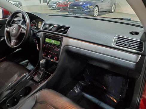 Used 2015 Volkswagen Passat 1.8T Wolfsburg Edition image 14