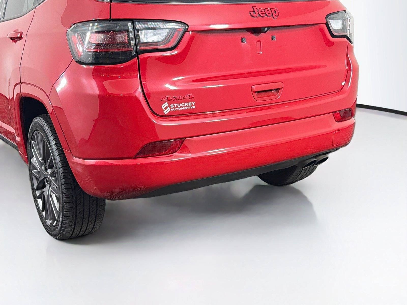 Used 2022 Jeep Compass Limited w/ (RED) Package AWD/4WD image 38