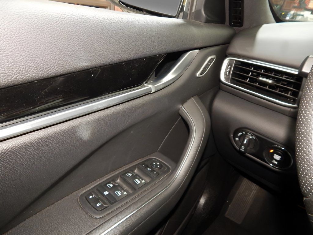 Used 2023 Maserati Levante Modena AWD/4WD image 18