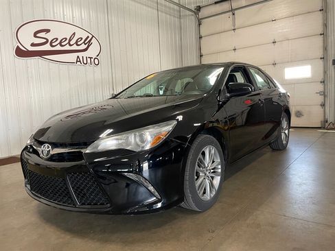 Used 2016 Toyota Camry SE FWD image 2