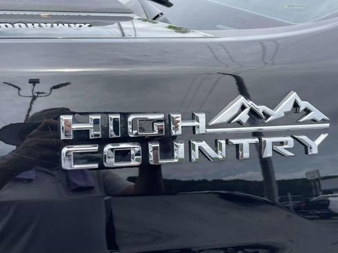 Certified 2024 Chevrolet Silverado 2500 High Country w/ High Country Premium Package AWD/4WD image 9