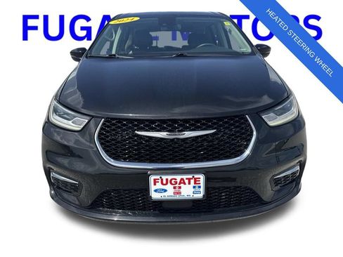 Used 2024 Chrysler Pacifica Touring-L FWD image 13