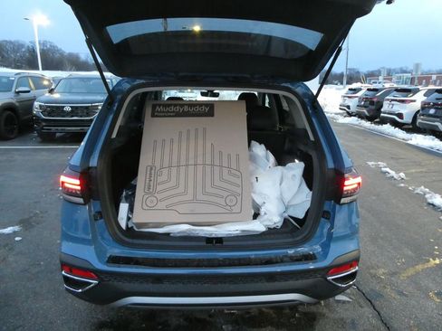 New 2026 Volkswagen Taos SEL AWD/4WD image 9