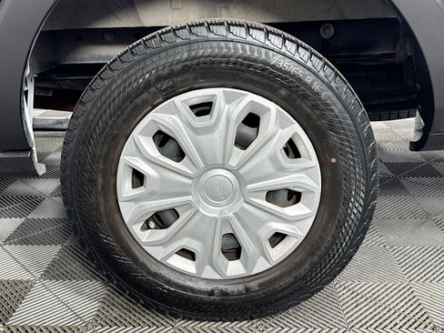 Used 2023 Ford Transit 350 XLT image 32