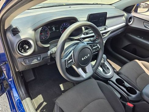 Used 2023 Kia Forte LXS FWD image 8