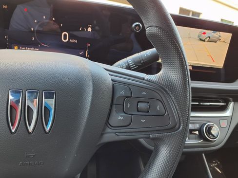 Used 2024 Buick Envista Preferred image 24